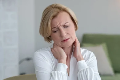 A woman in pain needs trigger point injections in North Dallas, Plano & Frisco
